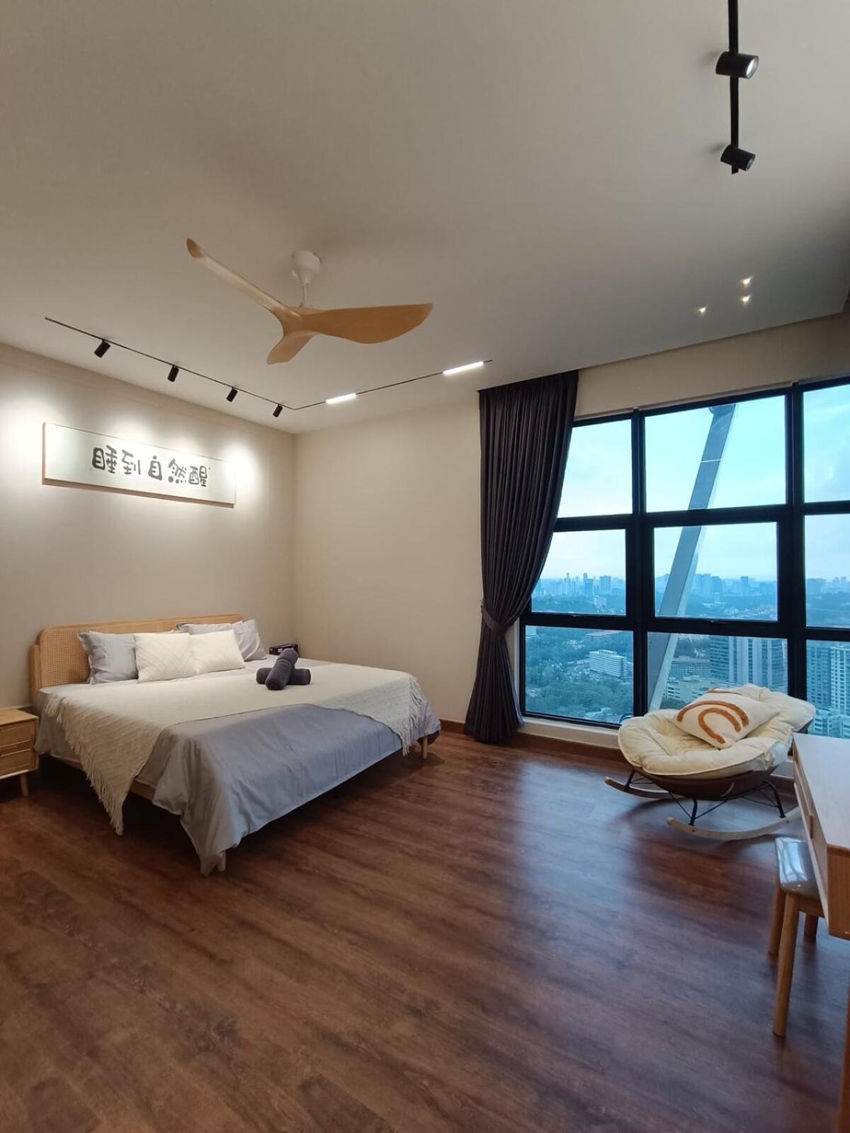 Arte Mont Kiara 4br 8pax-10pax, 10mins To Klcc Pangsapuri *