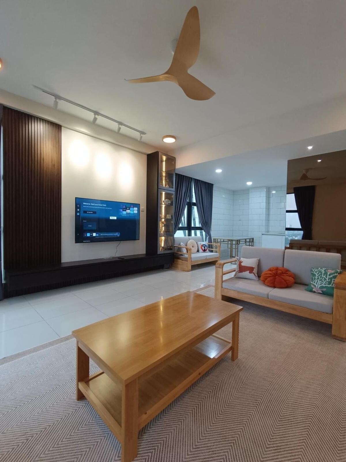 Arte Mont Kiara 4br 8pax-10pax, 10mins To Klcc Pangsapuri Kuala Lumpur