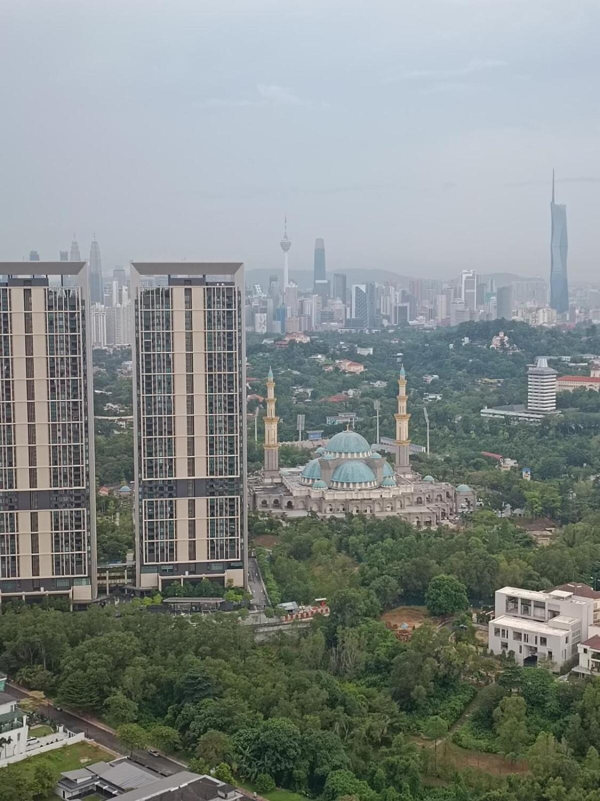 Arte Mont Kiara 4br 8pax-10pax, 10mins To Klcc Pangsapuri Kuala Lumpur