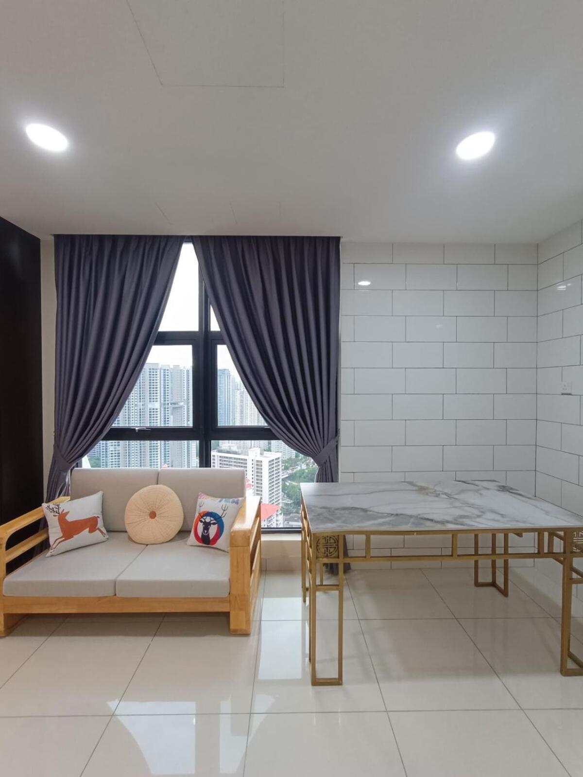 Arte Mont Kiara 4br 8pax-10pax, 10mins To Klcc Pangsapuri
