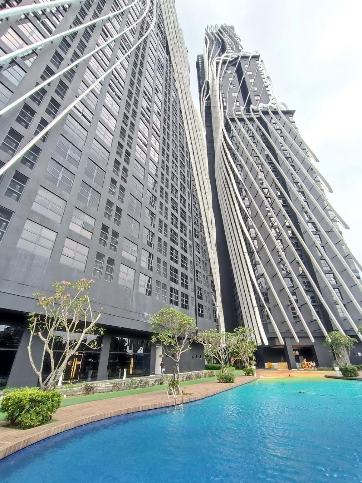 Pangsapuri Arte Mont Kiara 4br 8pax-10pax, 10mins To Klcc